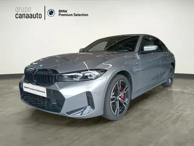 BMW 330 330e 215 kW (292 CV)