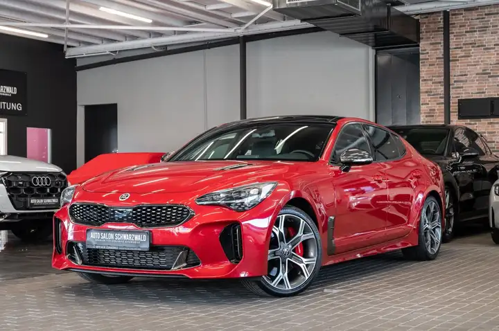 Kia Stinger GT 3.3 V6 4WD|HEAD-UP|PANO|H&K|BREMBO