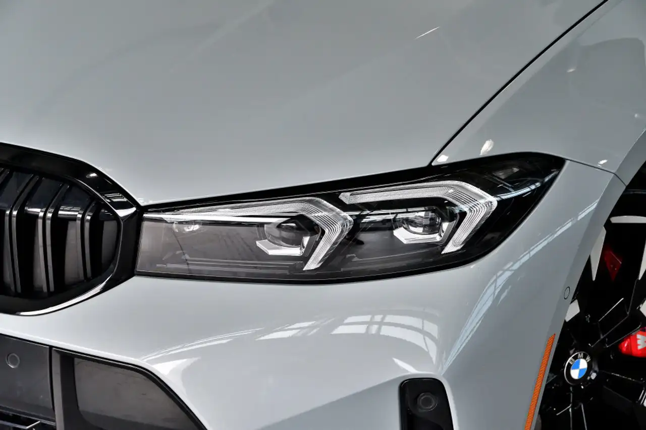 BMW 3 Series photo BMW 3 Series