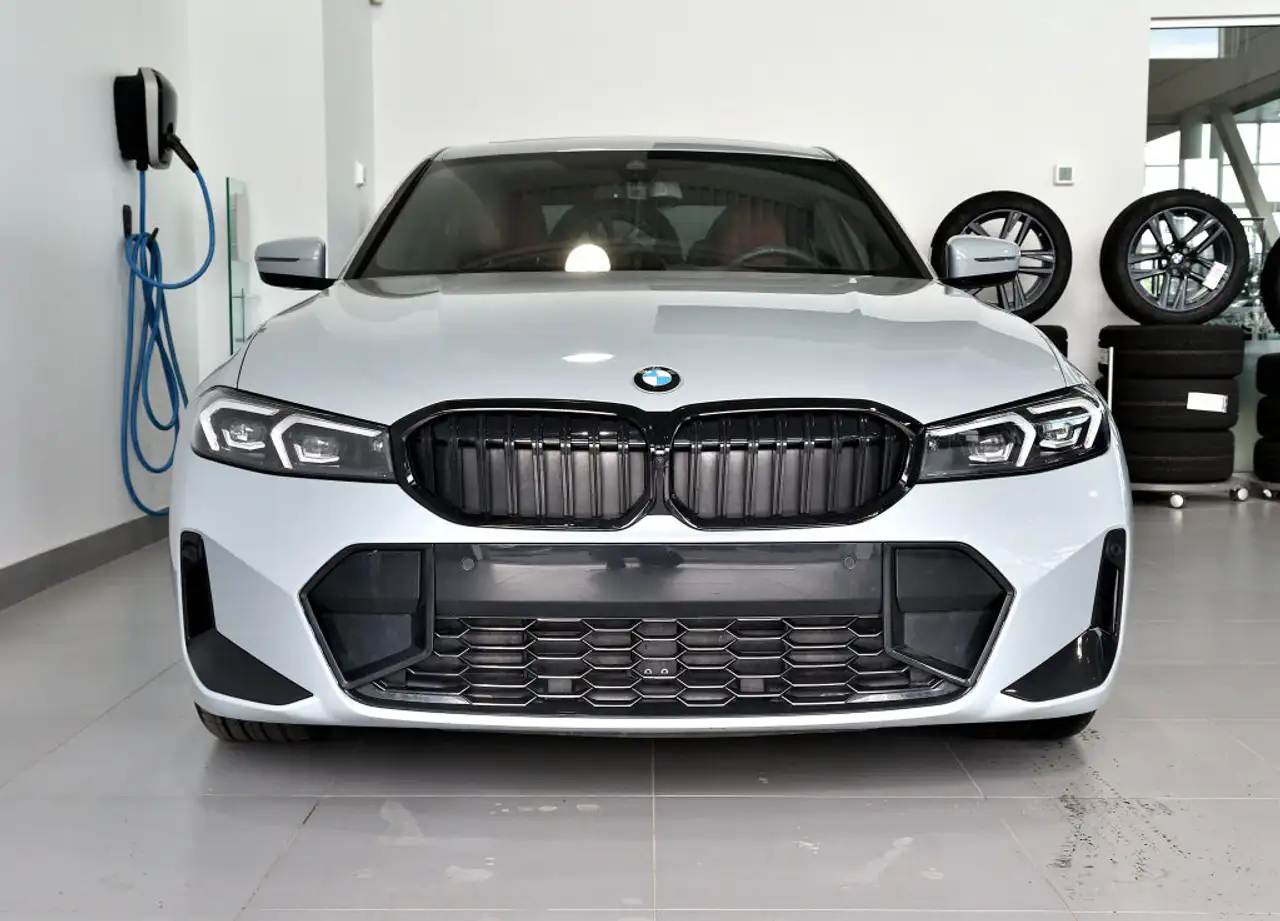 BMW 3 Series photo BMW 3 Series