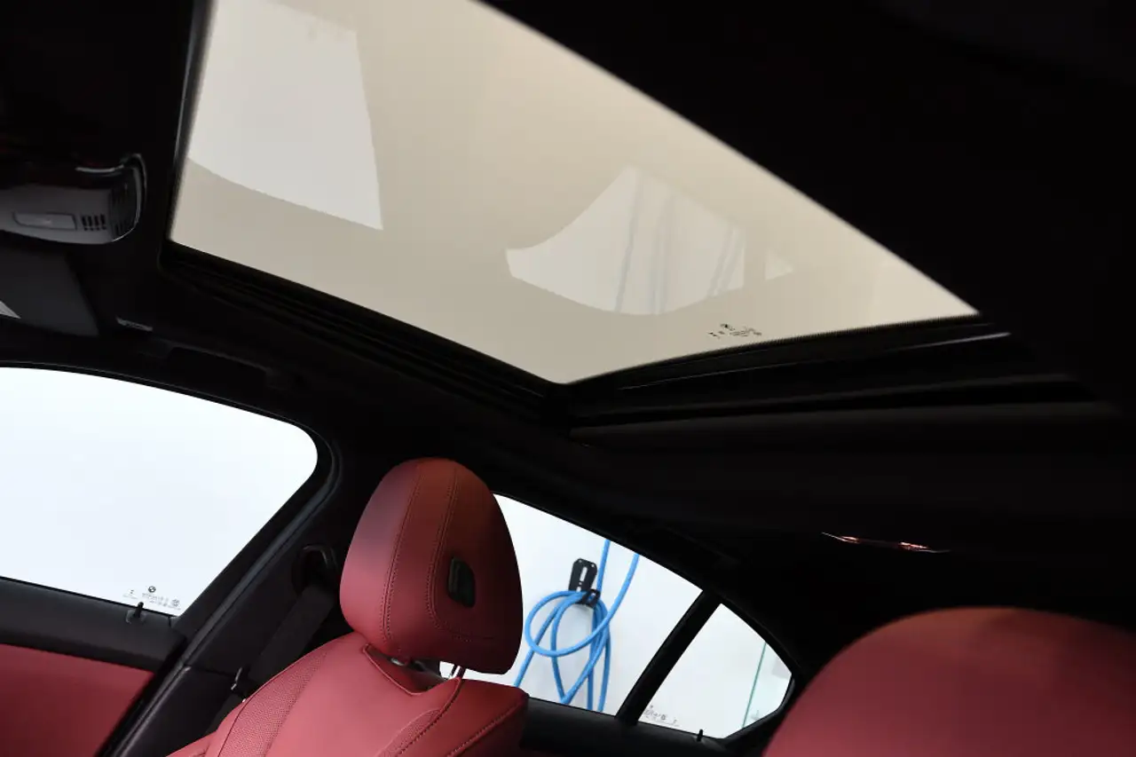 BMW 3 Series photo BMW 3 Series