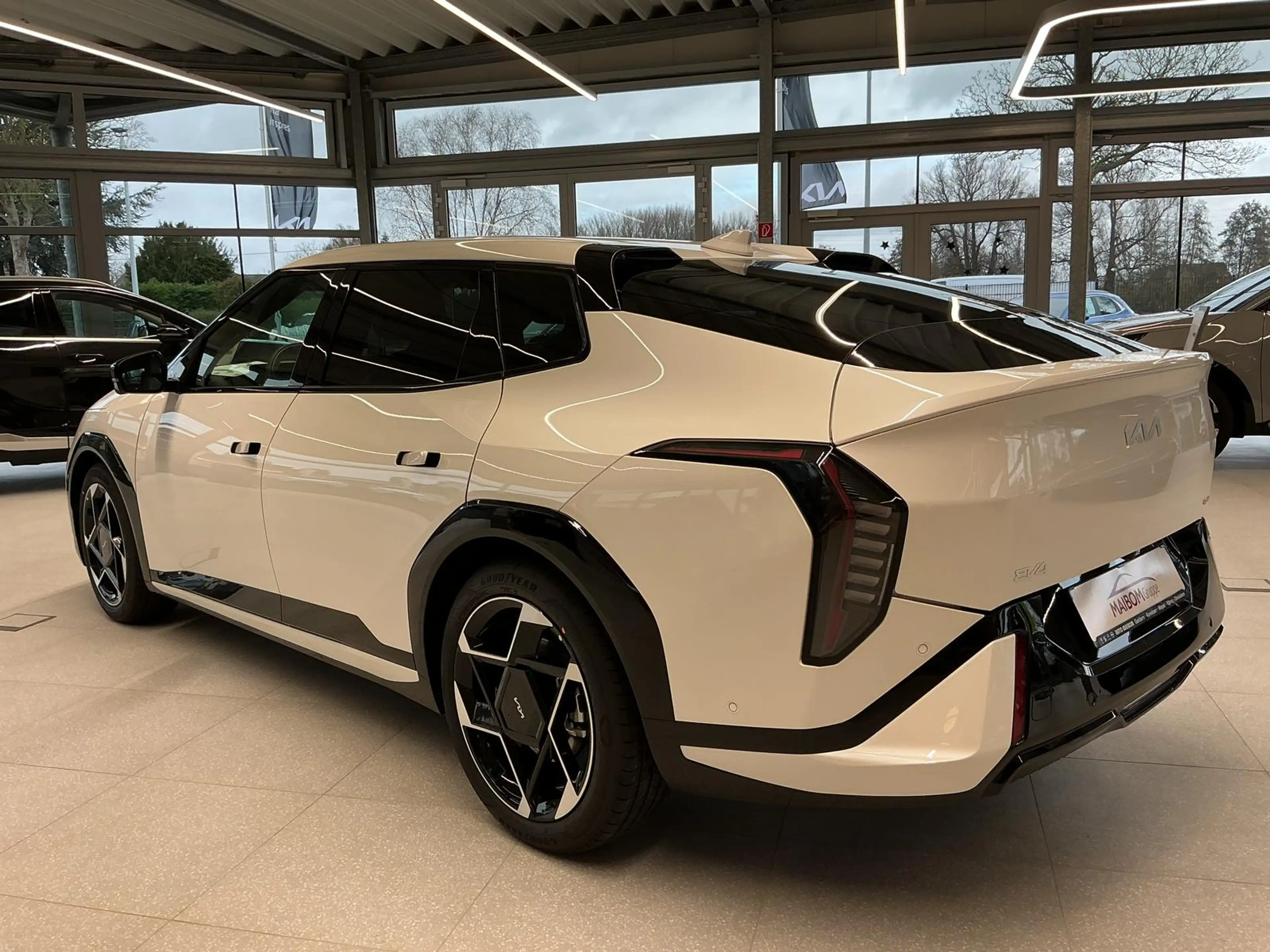 Kia EV4 FASTBACK 150 kW GT-Line P8 P9 P10 — photo 5