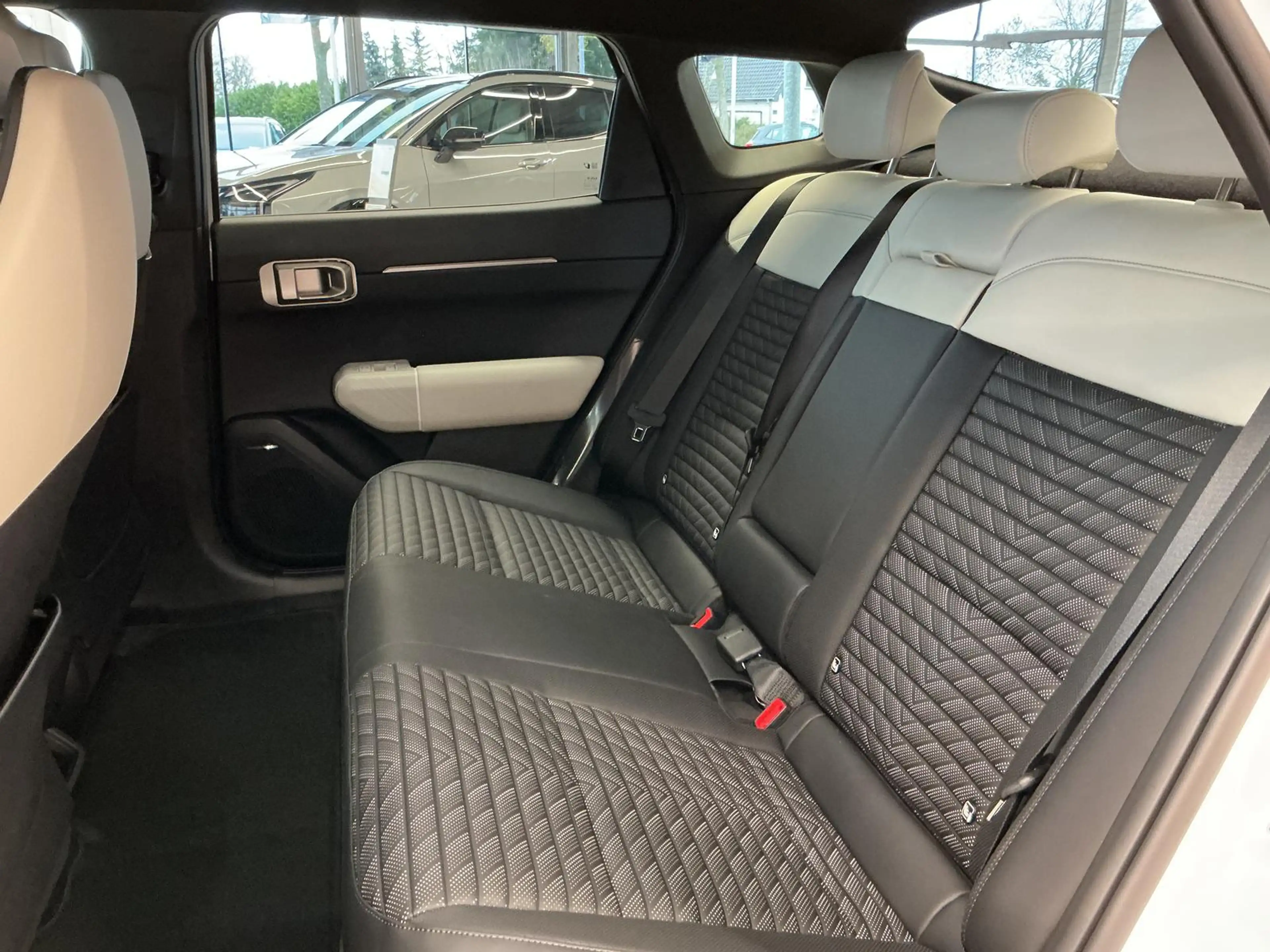 Kia EV4 FASTBACK 150 kW GT-Line P8 P9 P10 — photo 7