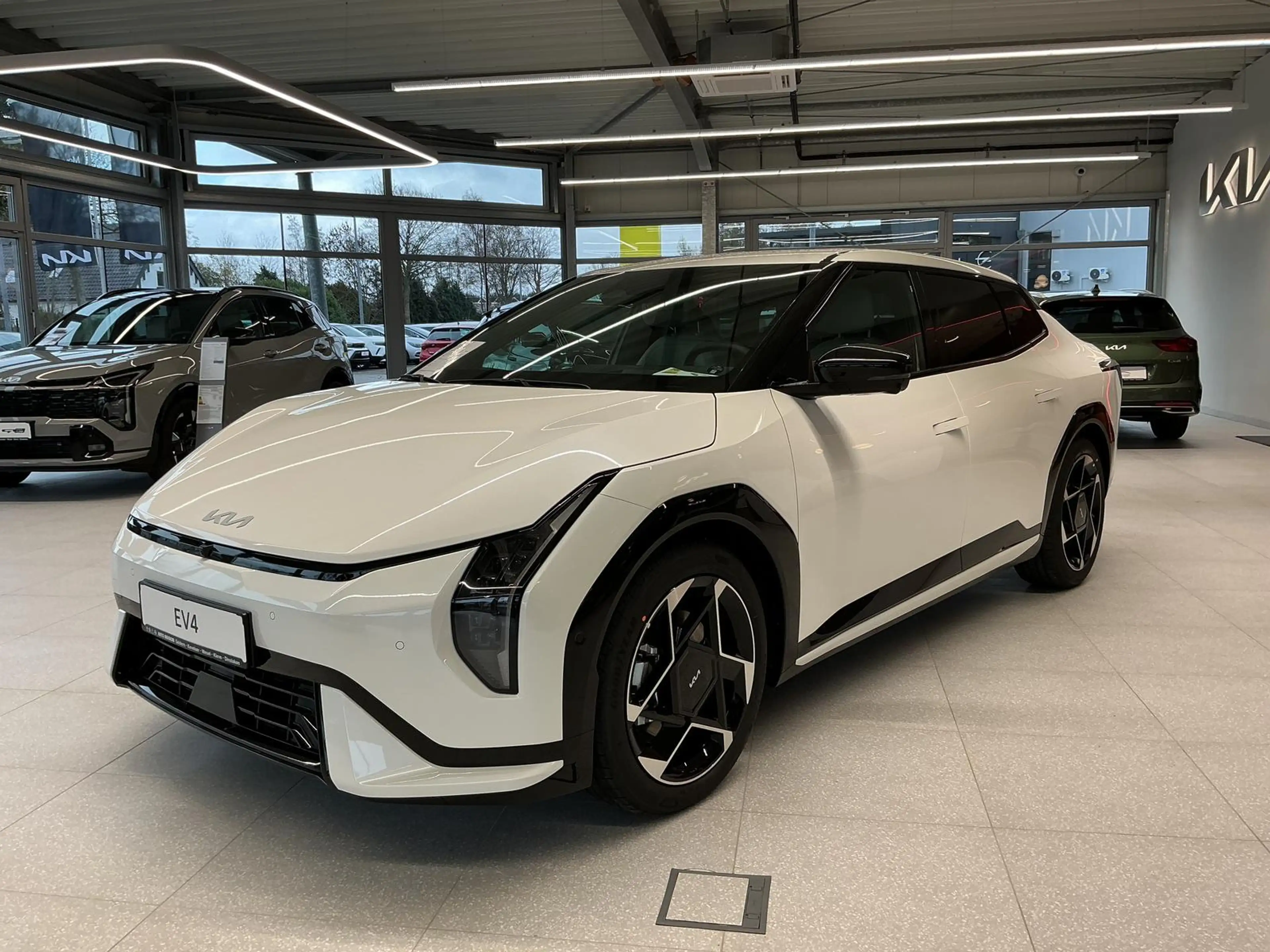 Kia EV4 FASTBACK 150 kW GT-Line P8 P9 P10