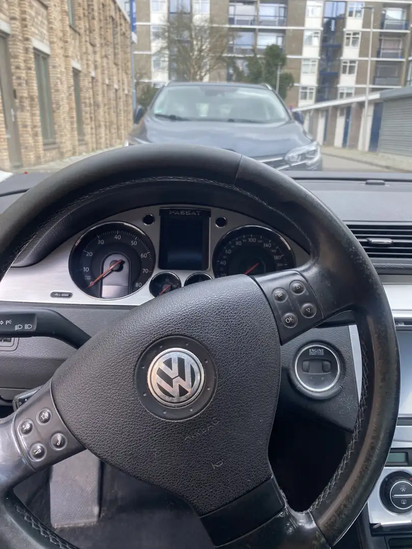 Volkswagen Passat Passat+2.0+FSI+Highline Zilver - 1
