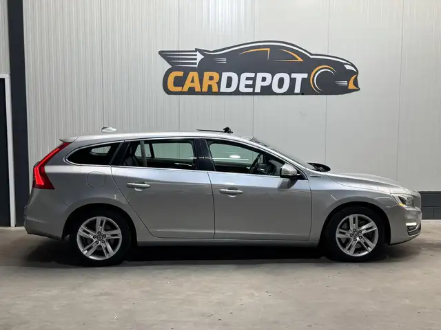 Volvo V60 view 4