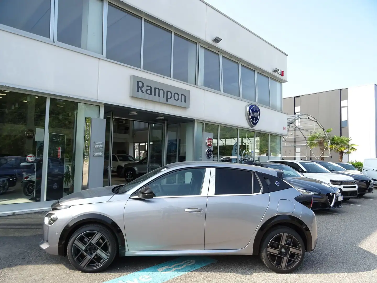 Lancia Ypsilon Hybrid e-DCT LX Grigio - 2