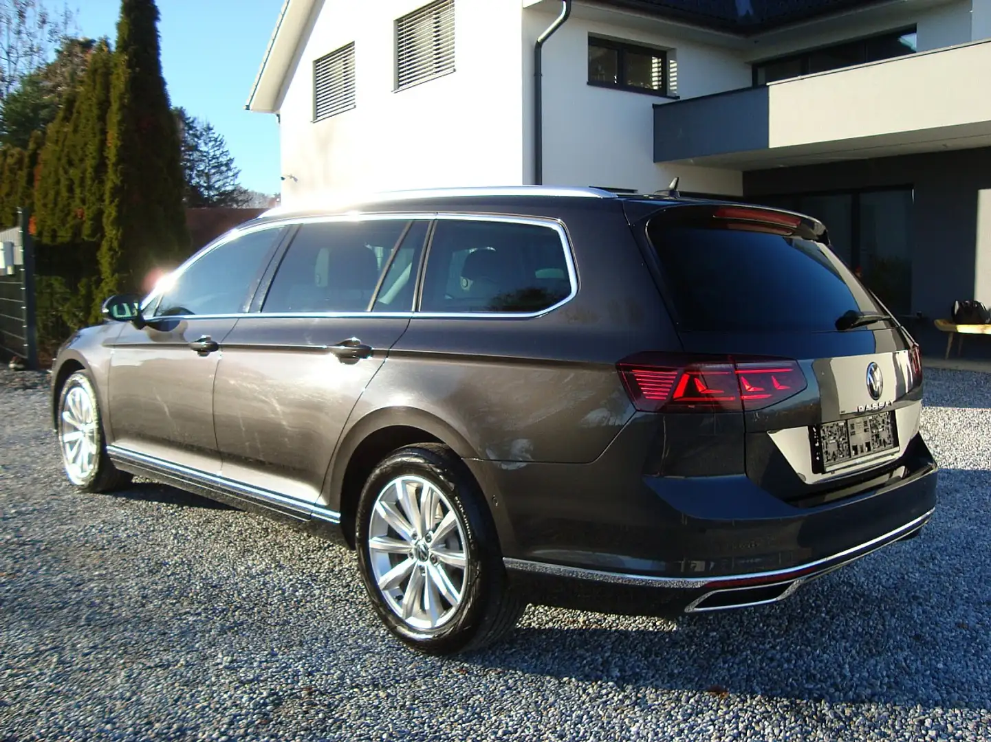 Volkswagen Passat Variant Elegance 2.0 TDI IQ-Matrix Top 1-Hand Schwarz - 2