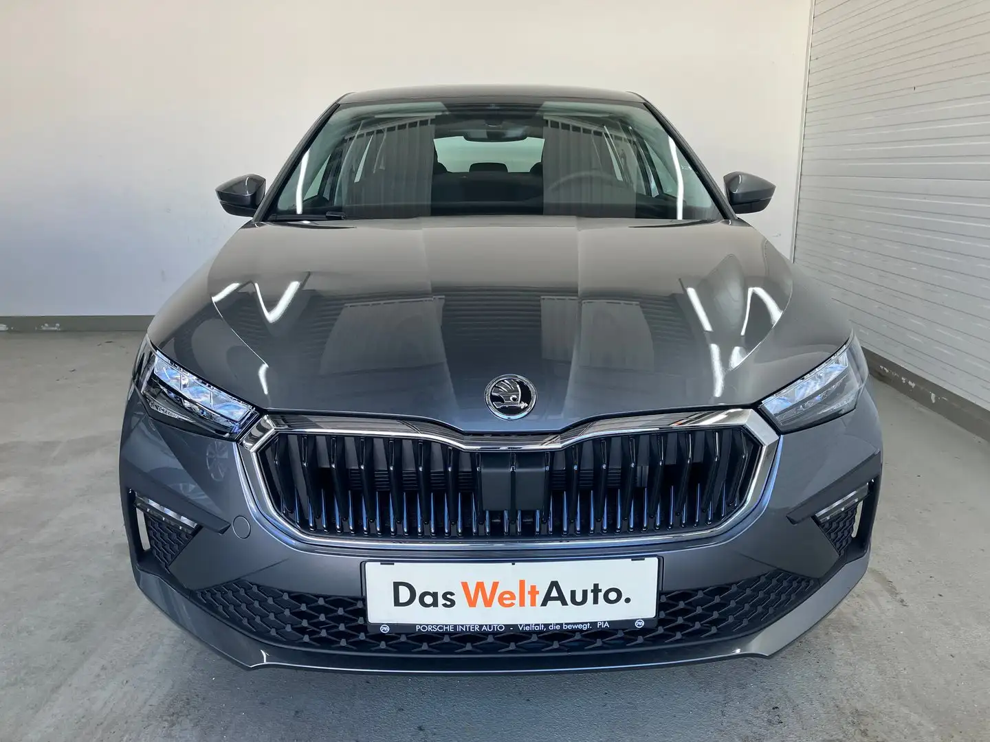 Skoda Scala Essence TSI Grau - 2
