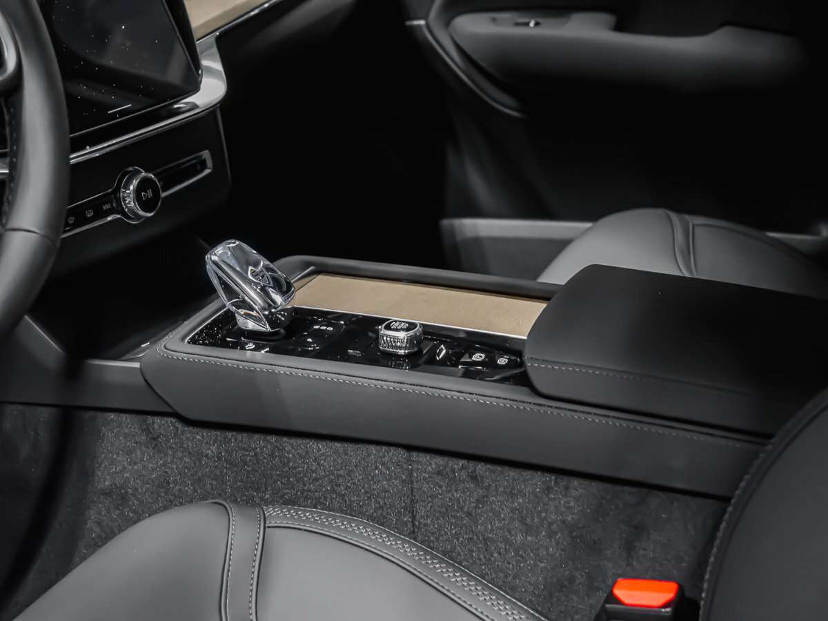 2026 Volvo XC90 Core 7-Seater (Bright Theme) thumb 8