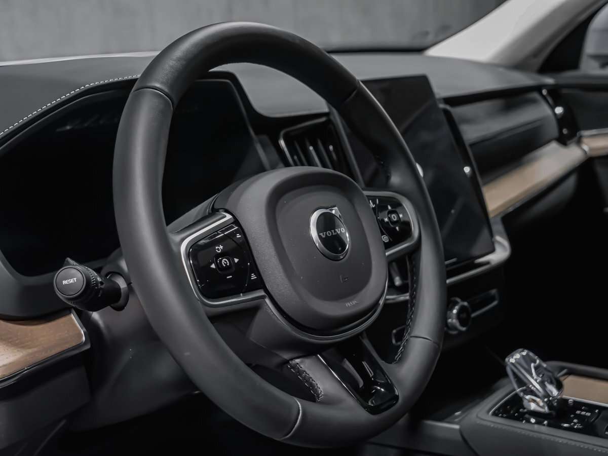 2026 Volvo XC90 Core 7-Seater (Bright Theme) thumb 9