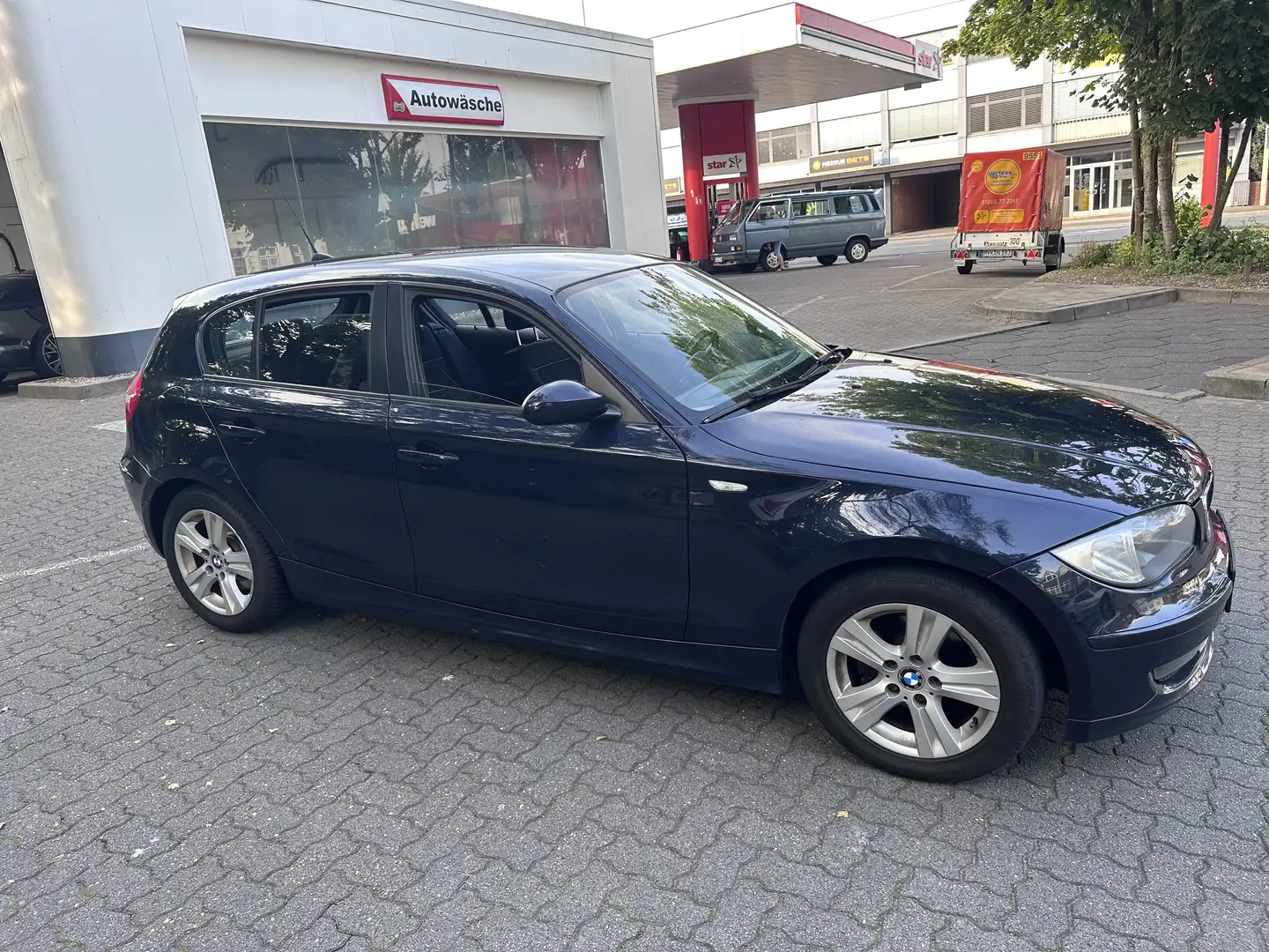 BMW 118 118d Blau - 1