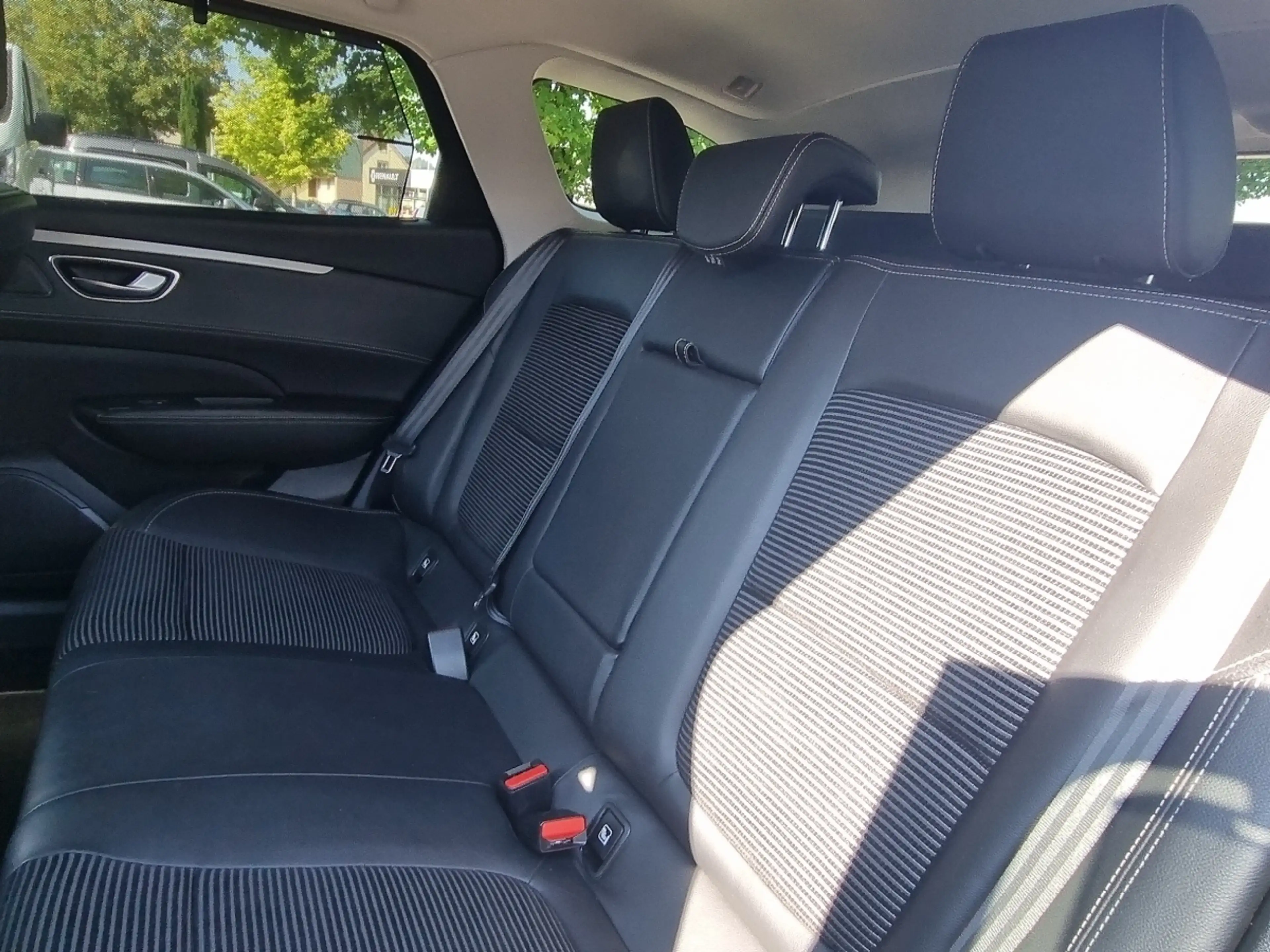 Renault Talisman Grandtour Intens Blue dCi 160 EDC — photo 8