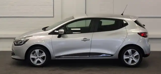 Renault Clio view 4