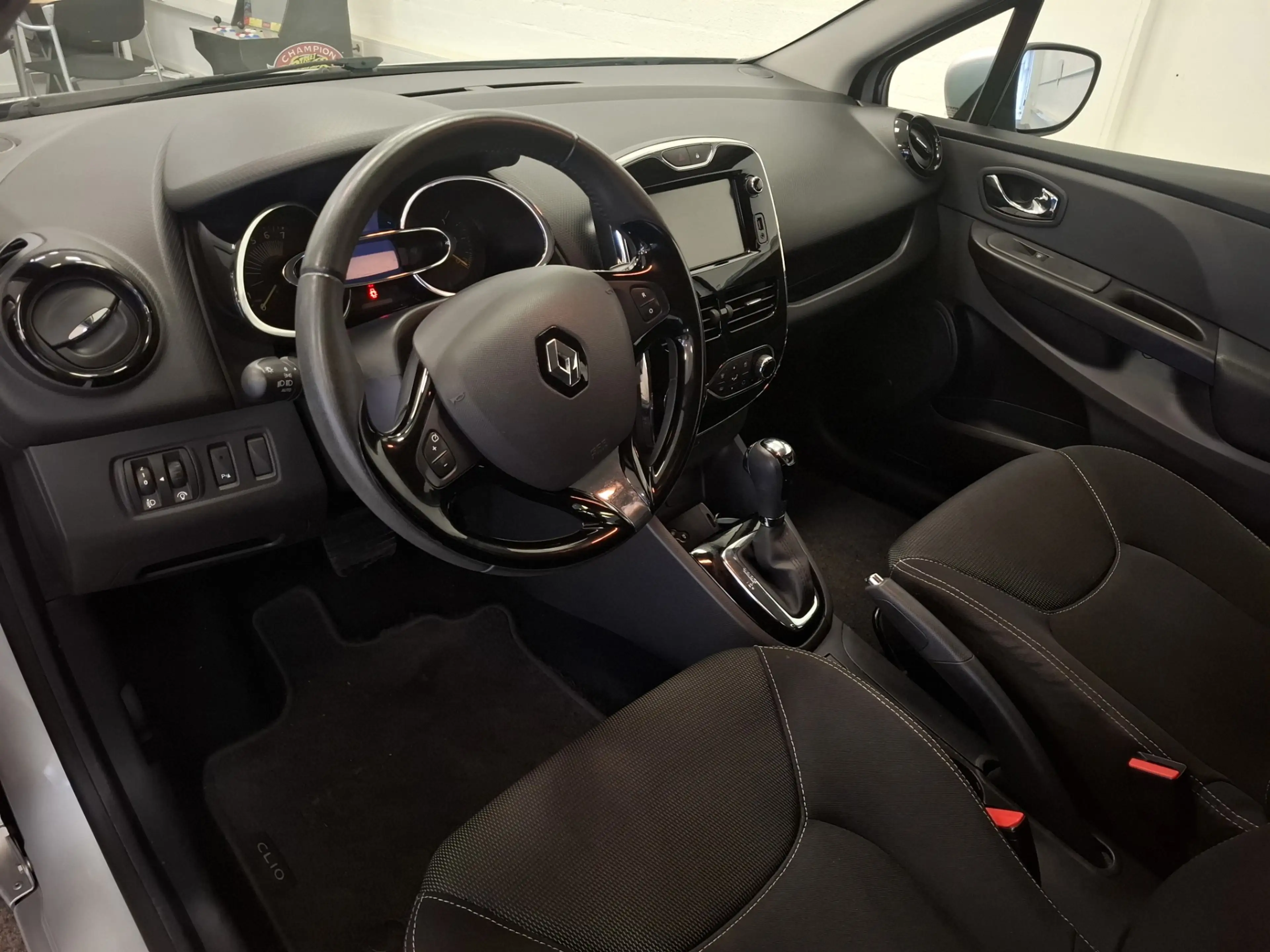Renault Clio 1.2T Dynamique Automaat Navigatie Parkeerhulp Mooi — photo 8