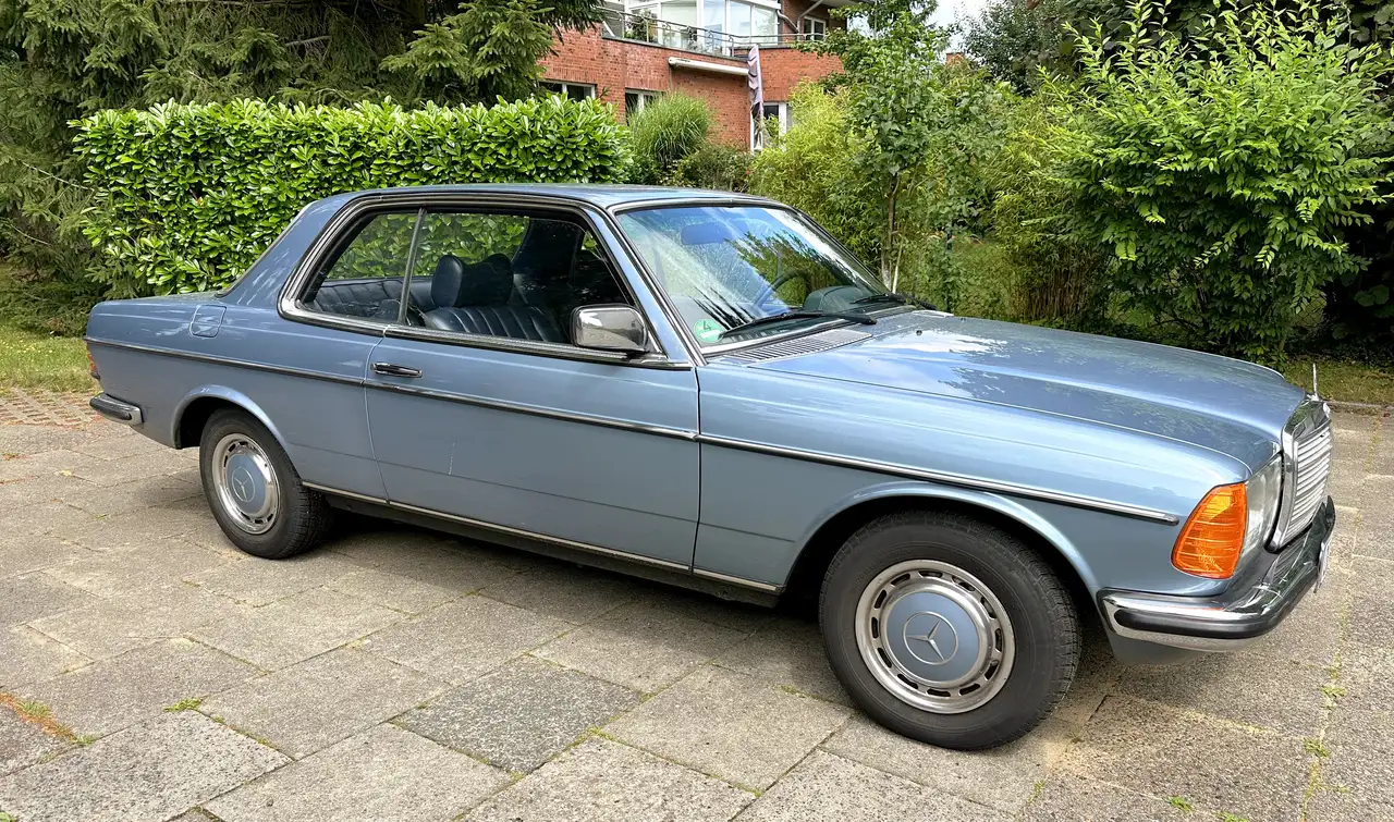Mercedes-Benz 230 Coupe, foto 3