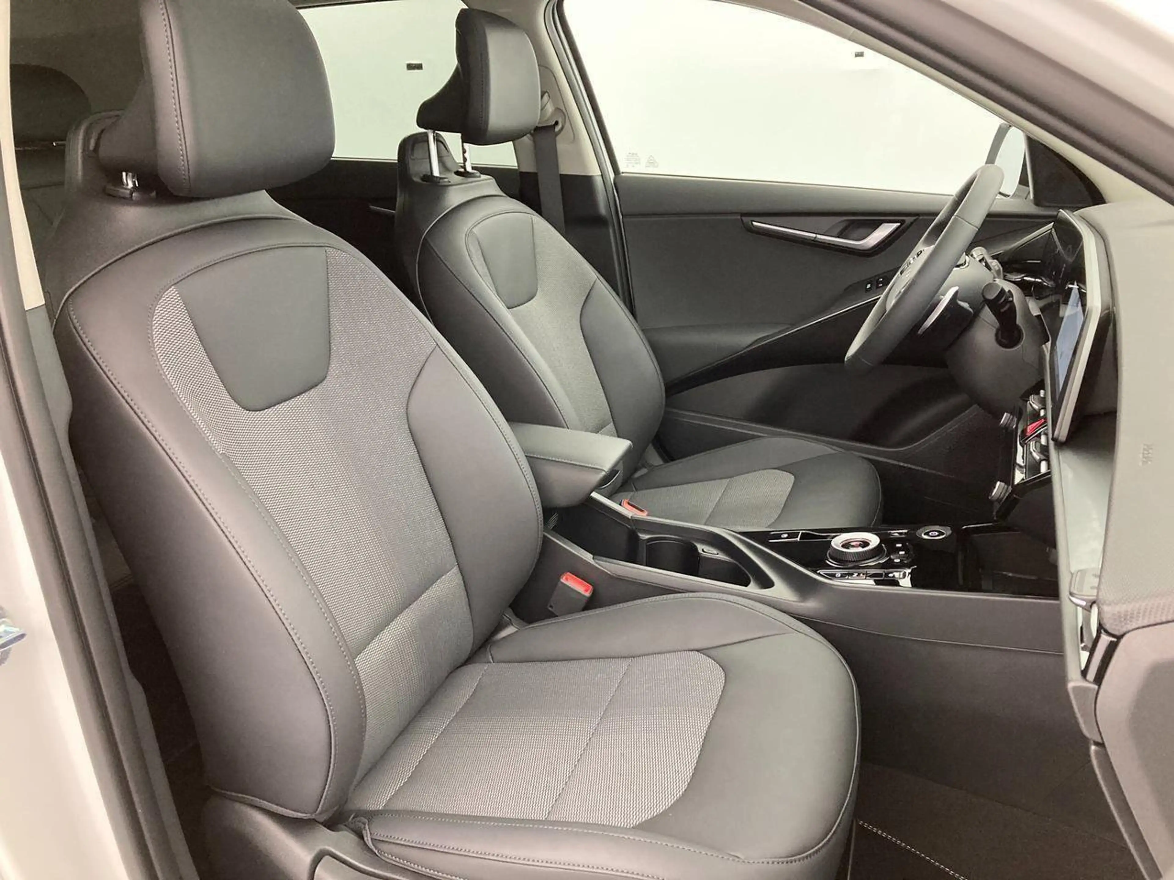 Kia e-Niro PULSE 64.8 KW/H DEMO — photo 29