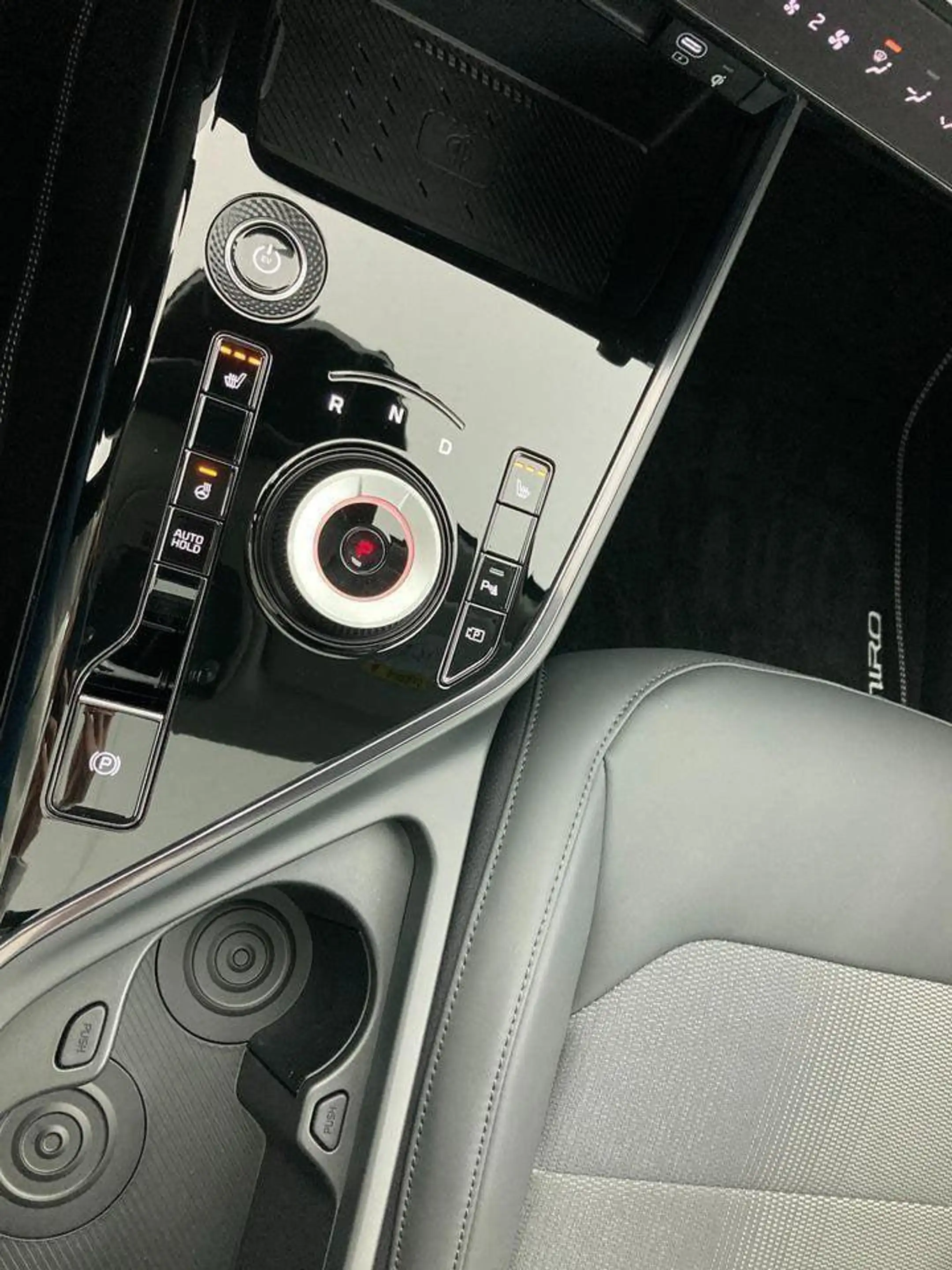 Kia e-Niro PULSE 64.8 KW/H DEMO — photo 25