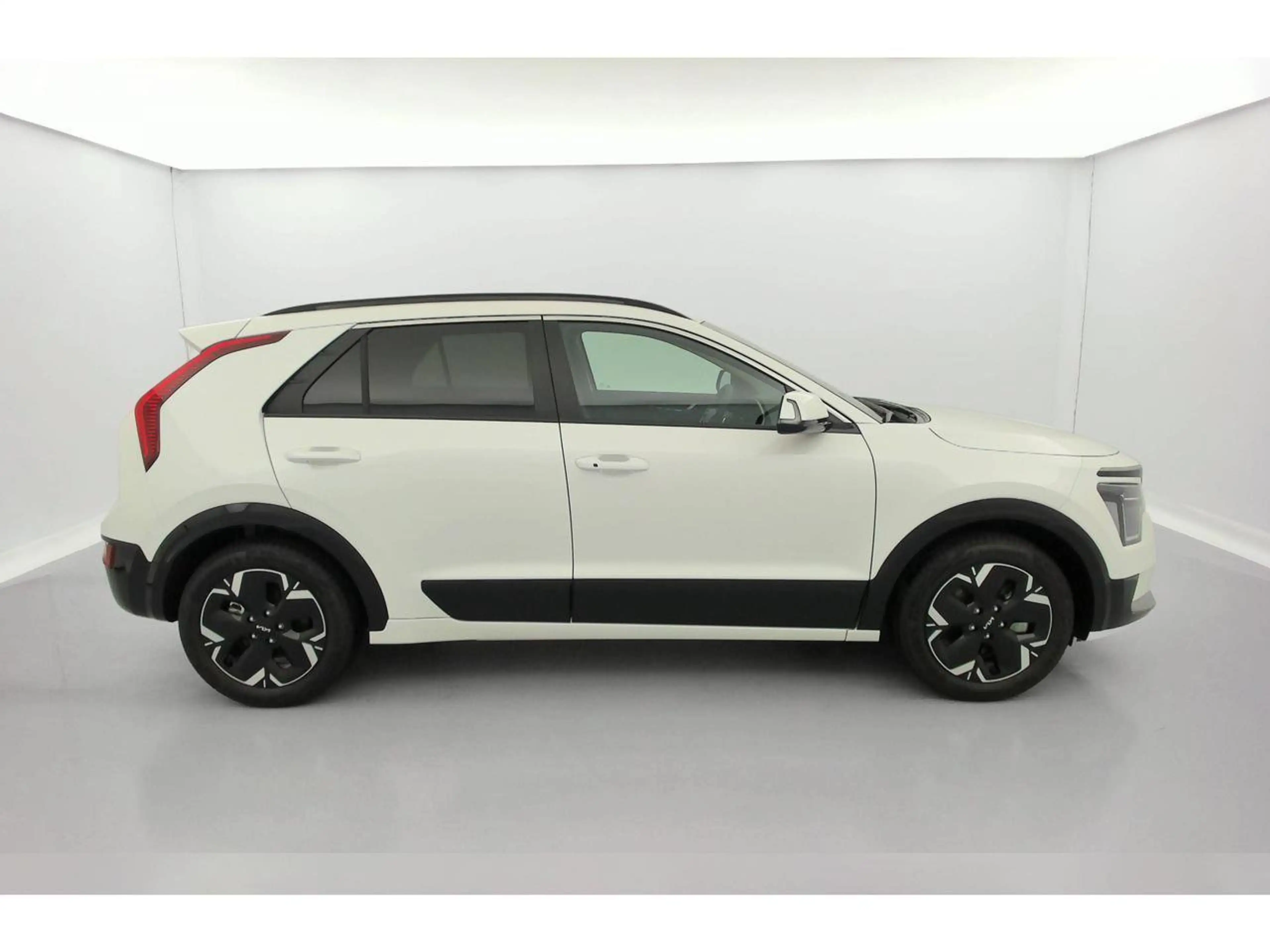 Kia e-Niro PULSE 64.8 KW/H DEMO — photo 9
