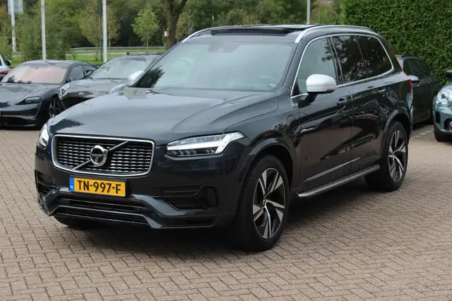 Volvo XC90 view 6