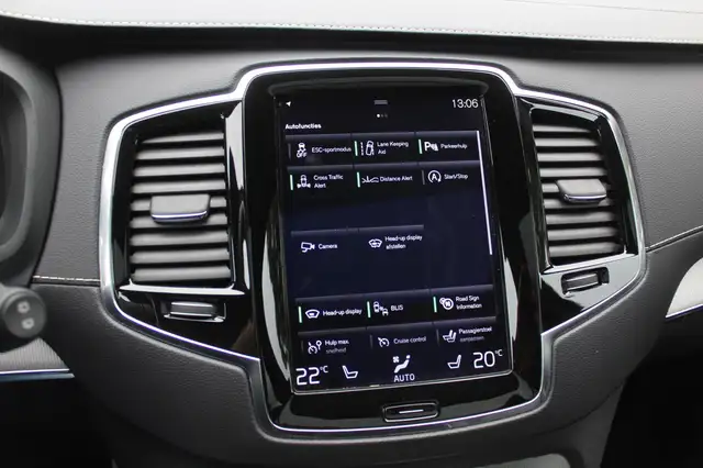 Volvo XC90 view 24