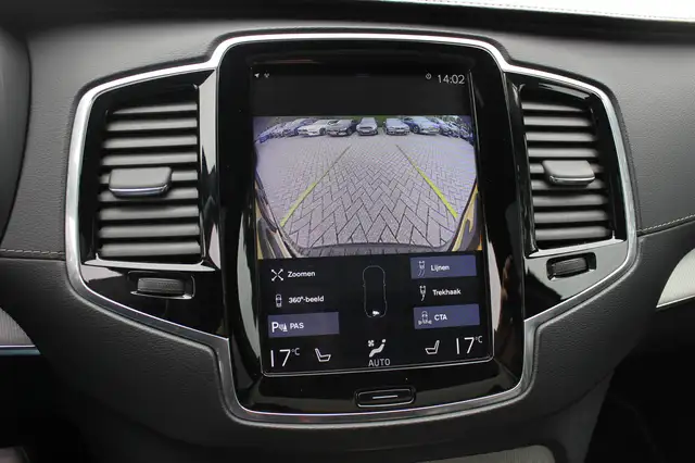 Volvo XC90 view 21