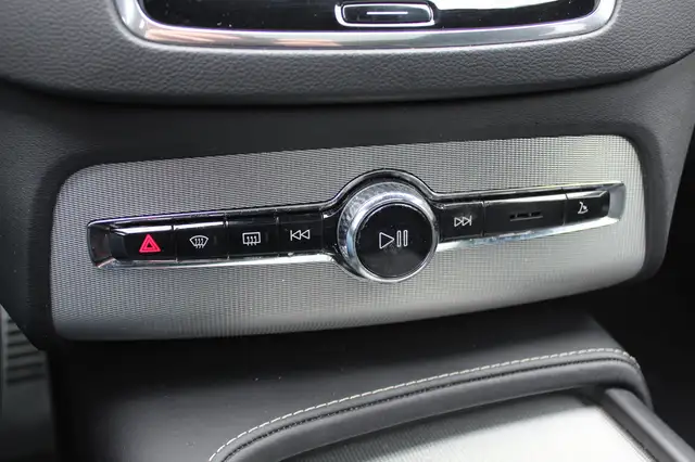 Volvo XC90 view 28