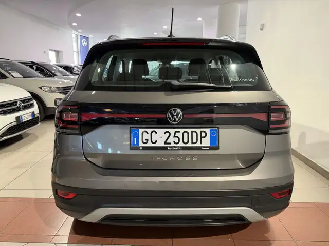 Volkswagen T-Cross view 4