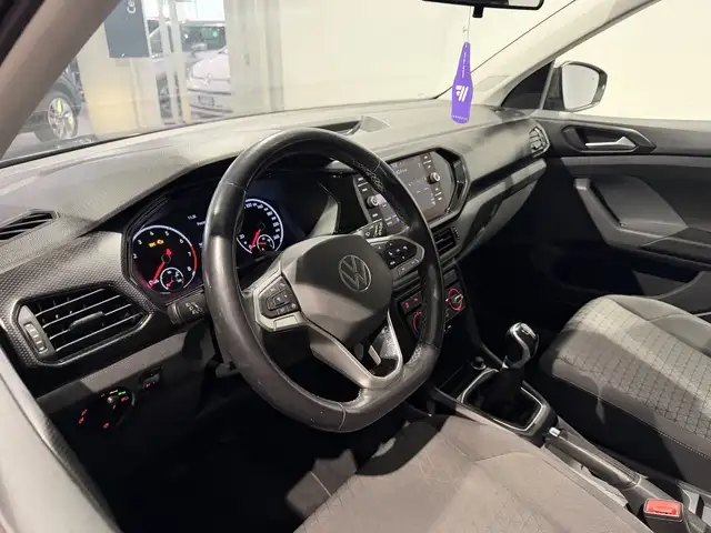 Volkswagen T-Cross view 8