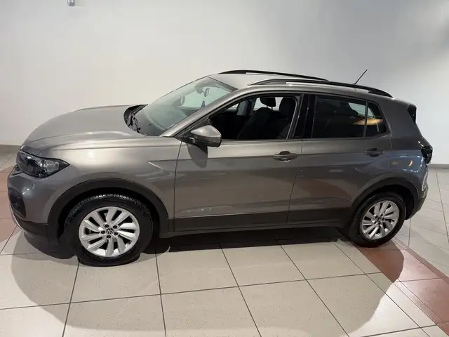 Volkswagen T-Cross view 2