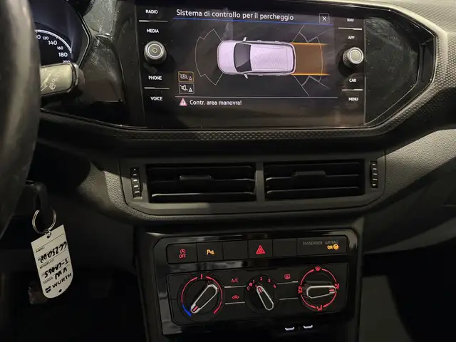 Volkswagen T-Cross view 13