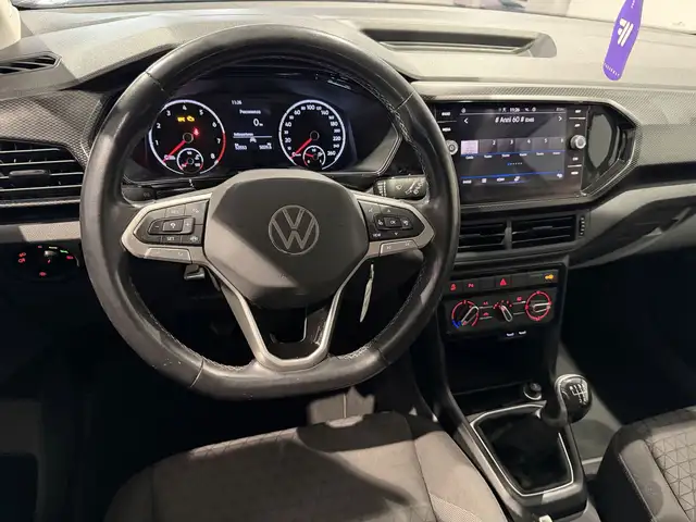 Volkswagen T-Cross view 11