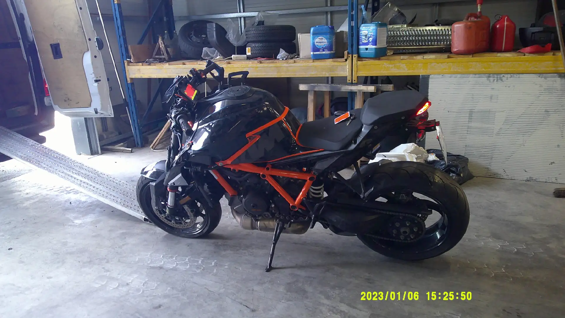 KTM 1290 Super Duke R - 1