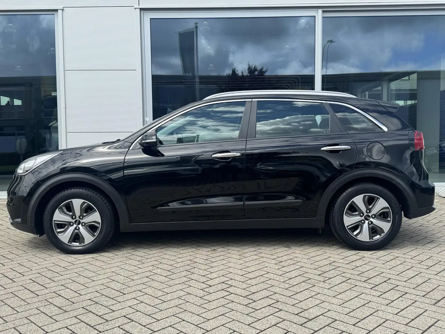 Kia Niro 1.6 GDi Hybrid DynamicLine | Trekhaak | Navigatie Noir - 2