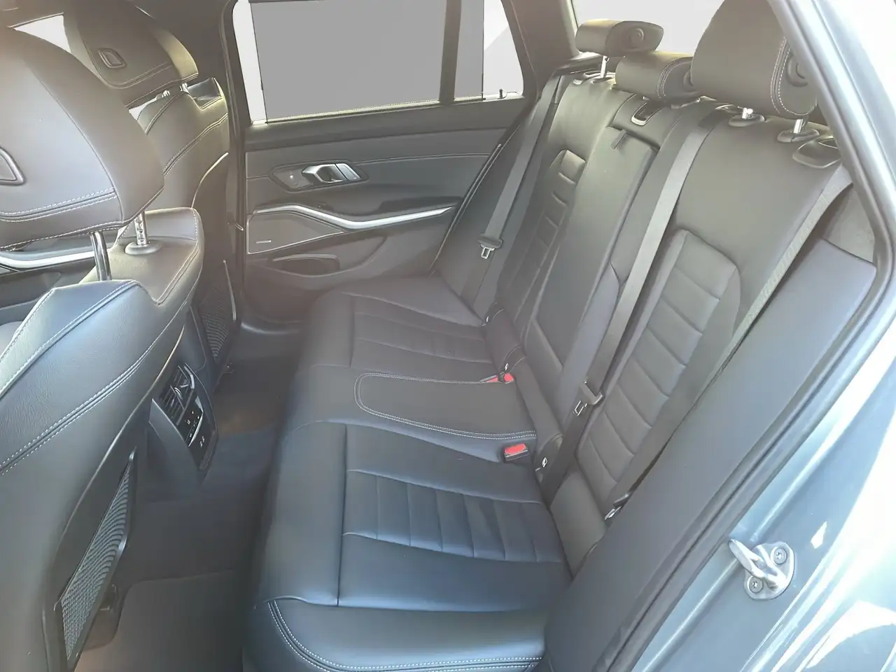 BMW 330 i xDrive Touring M Sport/LivePro/CarPlay/Driving/A 13