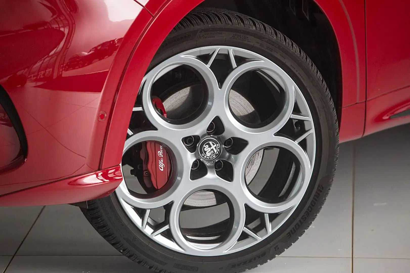 Alfa Romeo Tonale Tributo Italiano 1.3 T4 PHEV VGT e-AWD Rot - 2