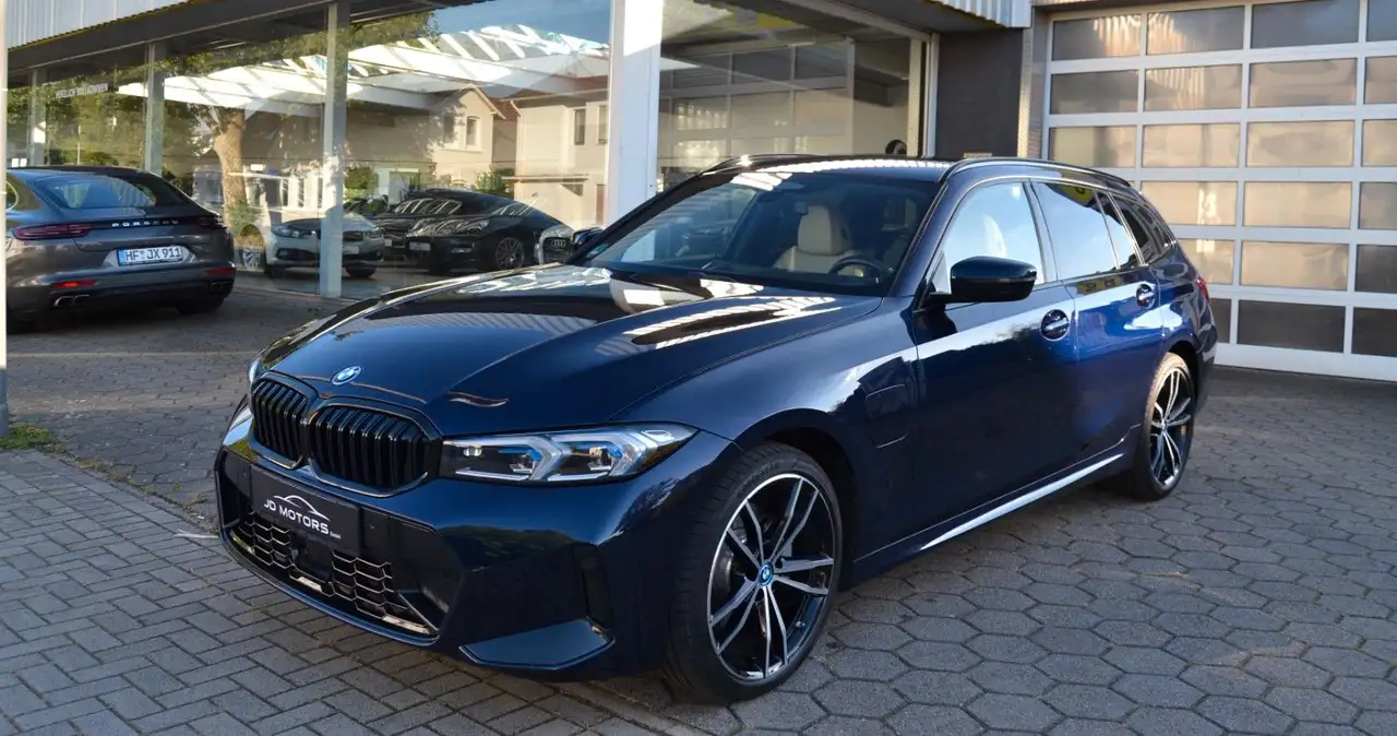 BMW 330