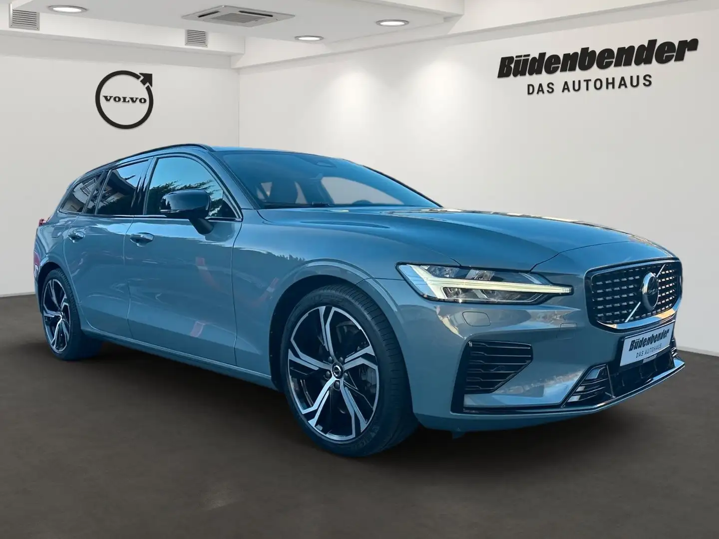 Volvo V60 Kombi Plus Dark Plug-In Hybrid AWD*AHK*LichP Gris - 2