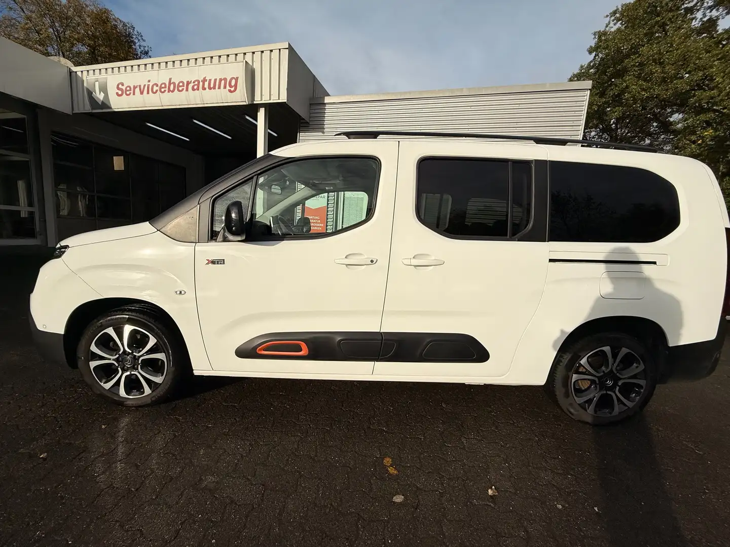 Citroen Berlingo XL-5 BlueHDi 130 S&S Shine Weiß - 2