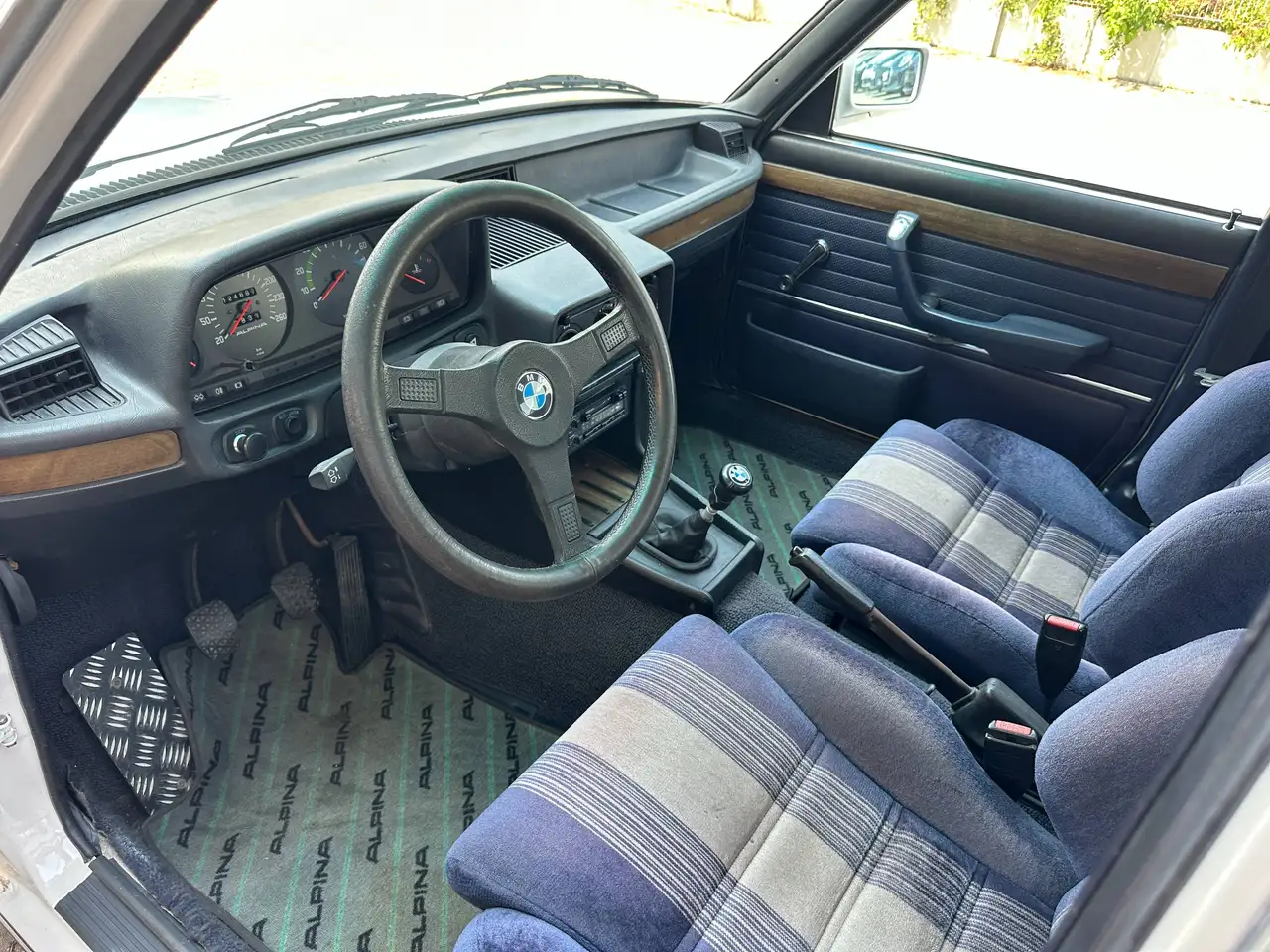 BMW 528i E12 M535i Nachbau, foto 10