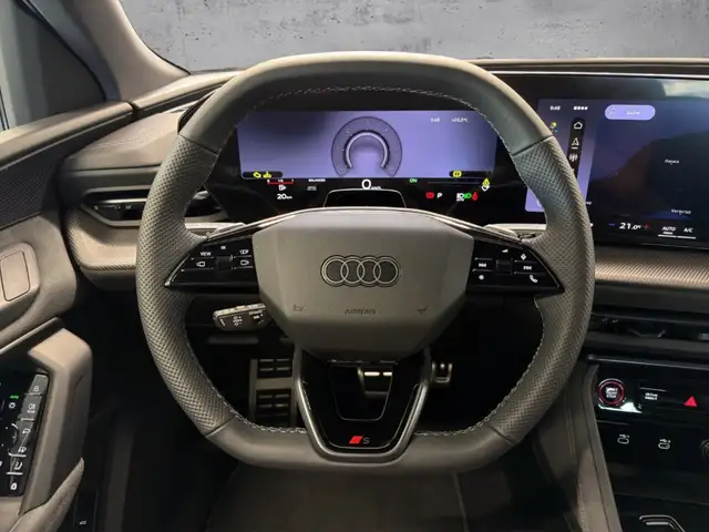 Audi Q5 view 9