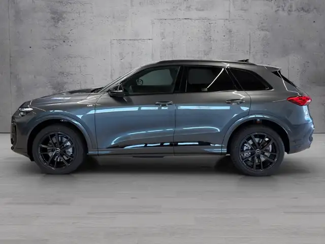 Audi Q5 view 3