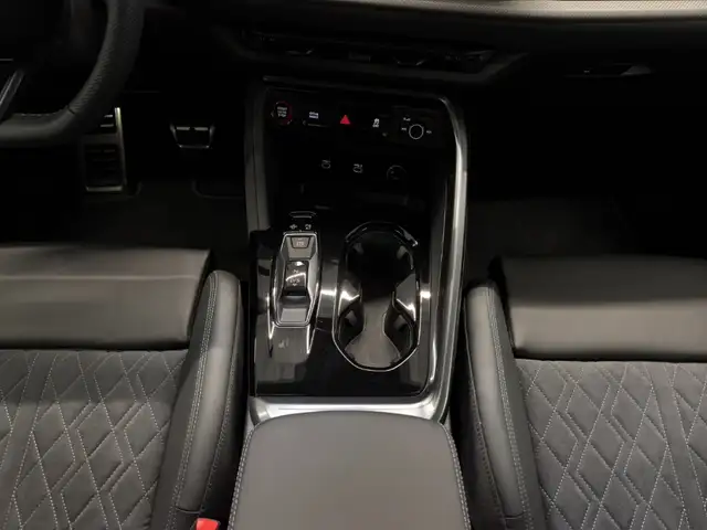 Audi Q5 view 13