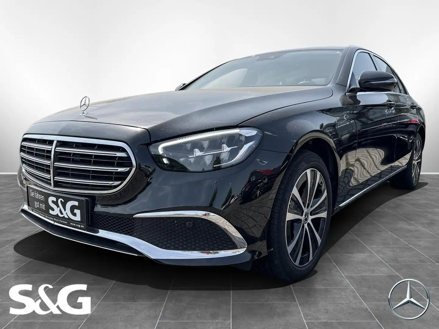 Mercedes-Benz E 220 d 4M Limousine RüKam+Totwink+LE Schwarz - 1