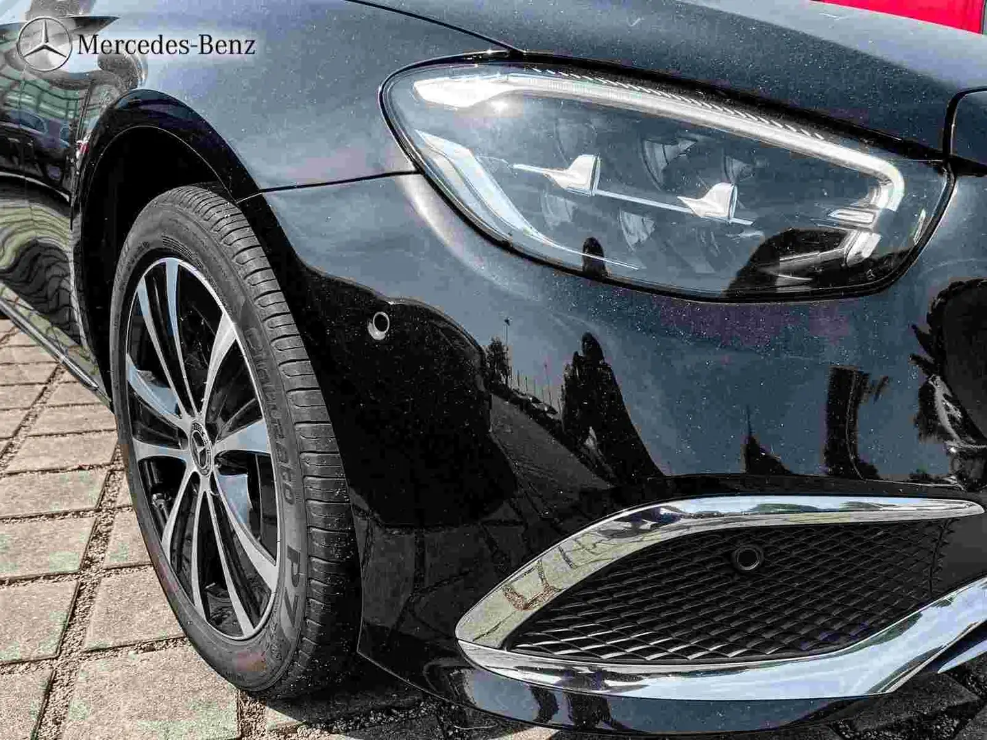 Mercedes-Benz E 220 d 4Matic|RüKam|Totwink|StandH|4xSHZ Black - 2