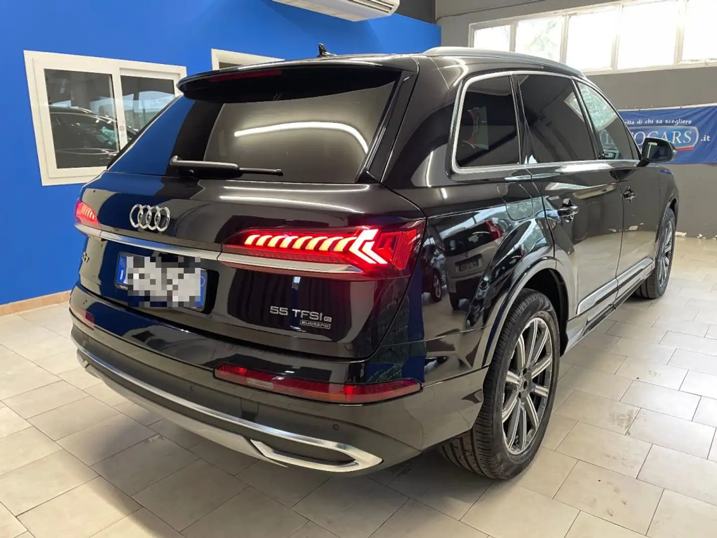 Audi Q7 55TFSI e Hybrid PHEV 4X4 tiptronic Business PROMO Černá - 2
