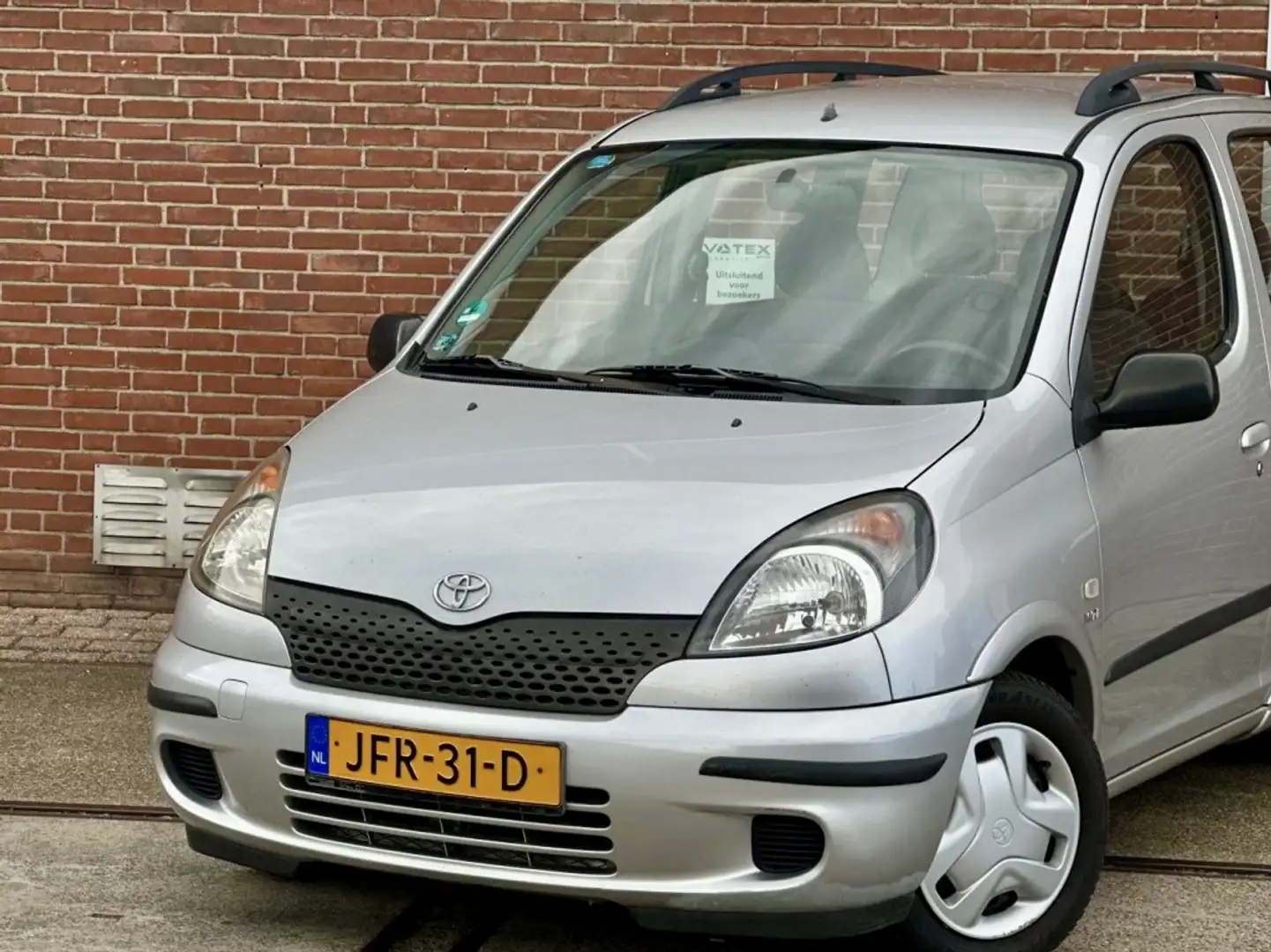 Toyota Yaris Verso 1.3-16V VVT-i Sol Gris - 2