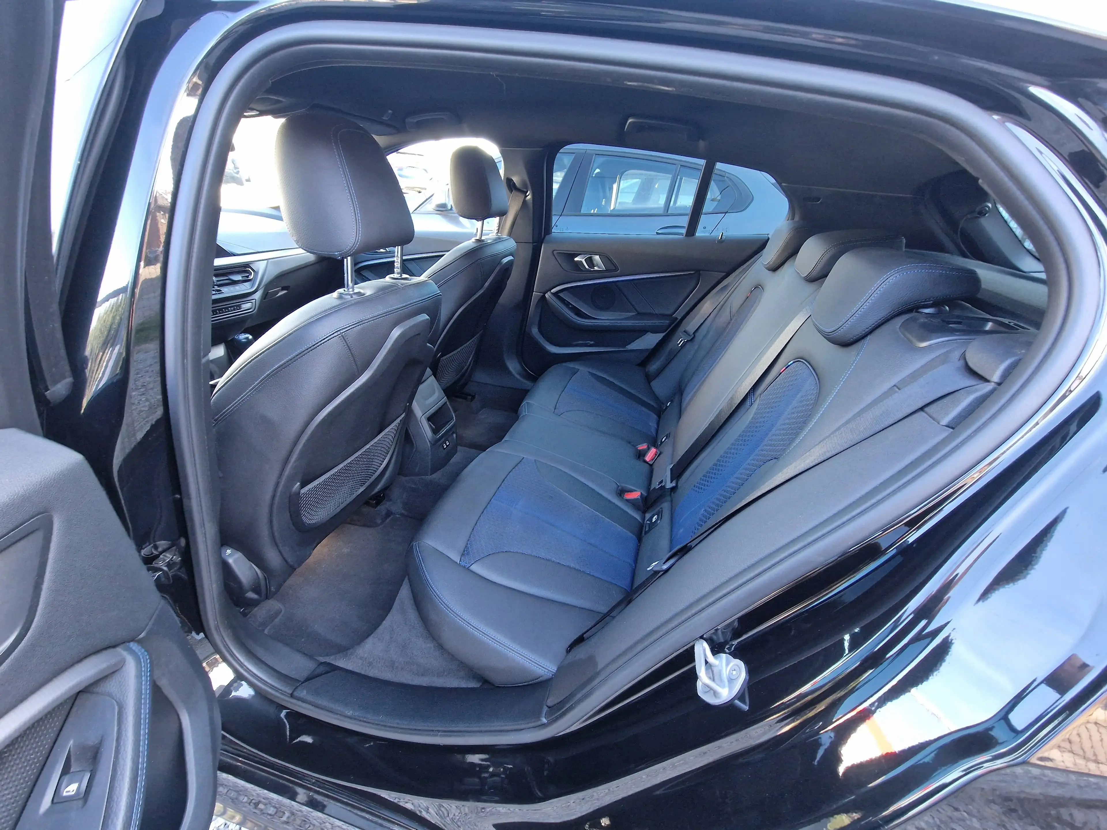 BMW 116 d PACK M SPORT*CARNET*XENON*GPS*CUIR*CARPLAY*PDC — photo 6