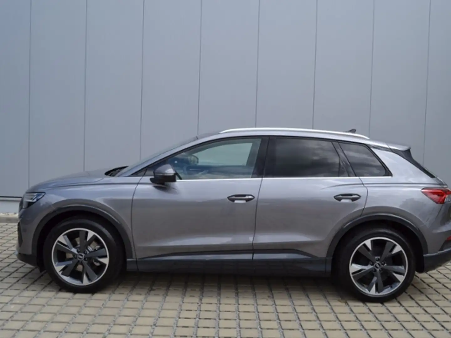 Audi Q4 e-tron 35 Advanced MATRIX/DYNAMIK+INTERIEUR+ASSISTENZ/20 Gris - 2