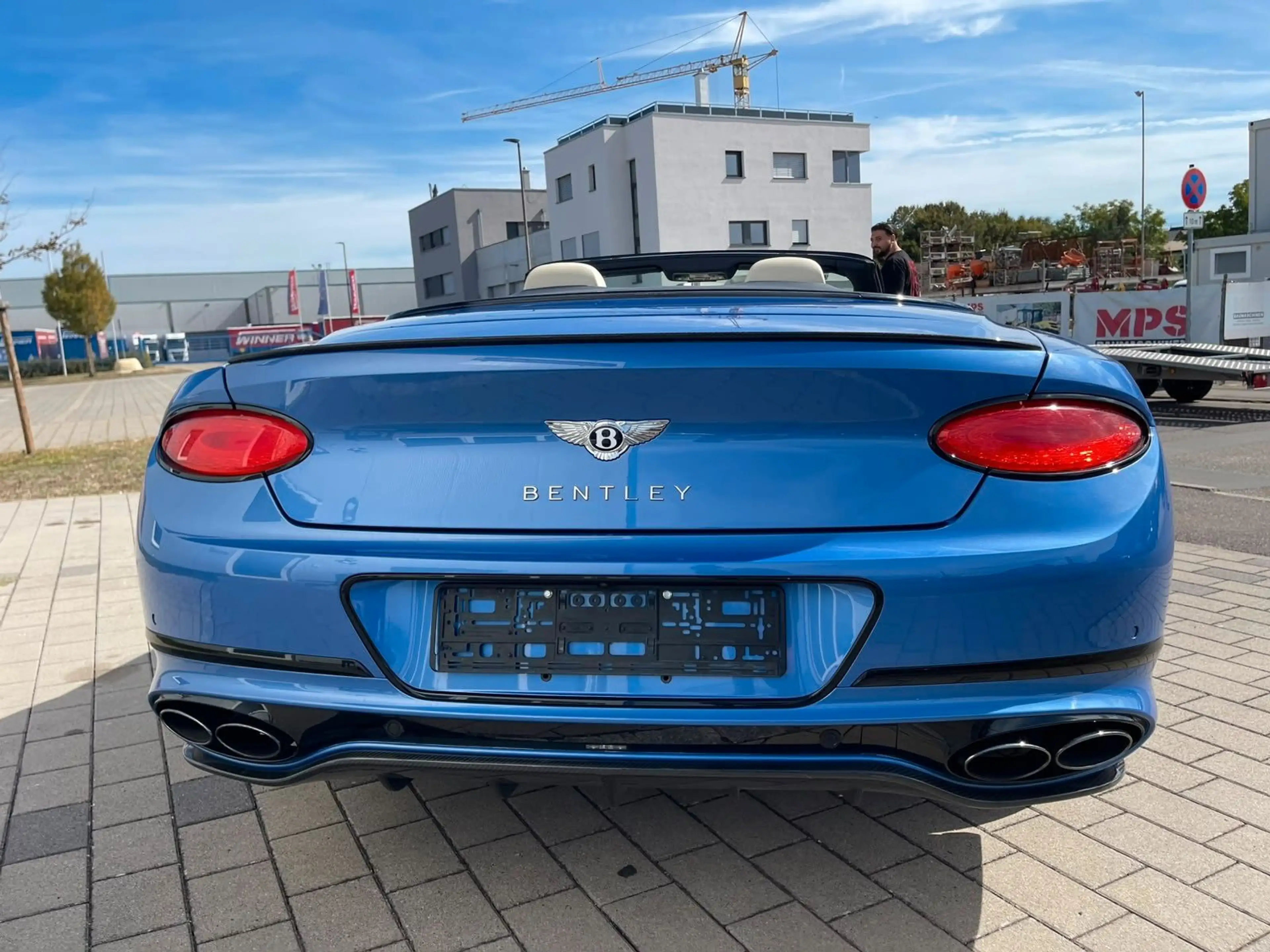Bentley Continental GTC V8S — photo 6